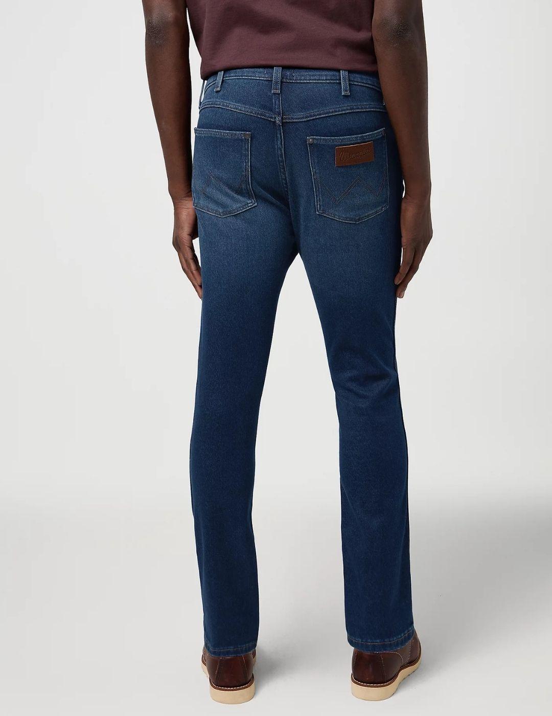 Pantalón Wrangler Larston Fog Hombre
