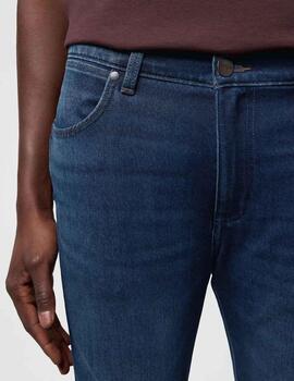 Pantalón Wrangler Larston Fog Hombre